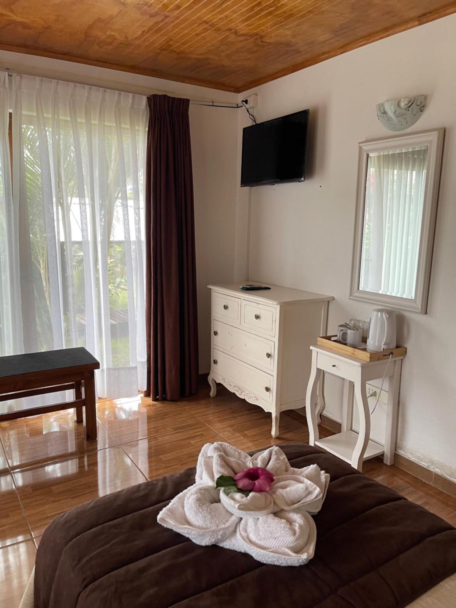 Teanehi Bed & Breakfast Hanga Roa Dış mekan fotoğraf
